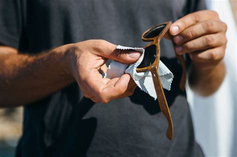 How to Clean Your Sunglasses (5 Easy Steps).